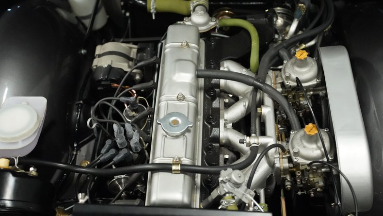 Triumph-Tr6-1976-Medium-Gray-Black-ampamp-Red-25