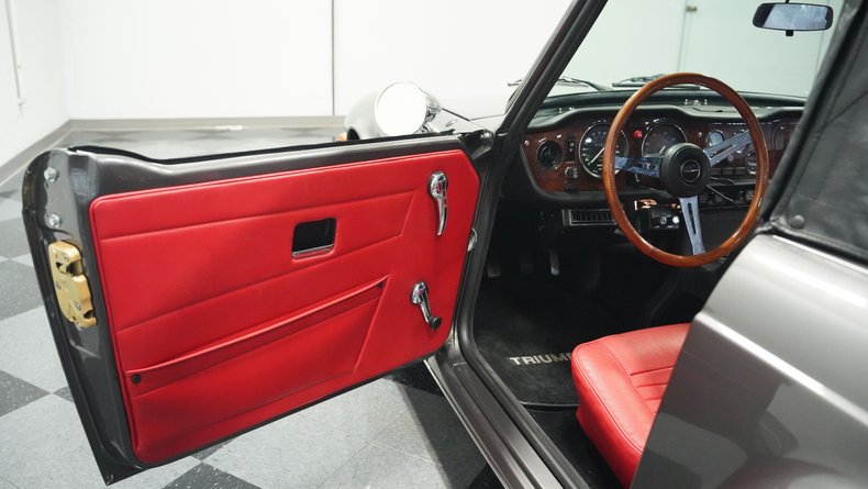 Triumph-Tr6-1976-Medium-Gray-Black-ampamp-Red-26