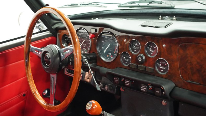 Triumph-Tr6-1976-Medium-Gray-Black-ampamp-Red-32