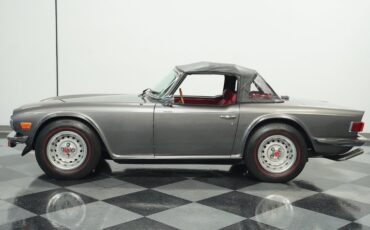 Triumph-Tr6-1976-Medium-Gray-Black-ampamp-Red-33