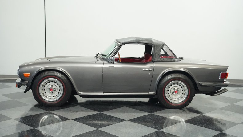 Triumph-Tr6-1976-Medium-Gray-Black-ampamp-Red-33