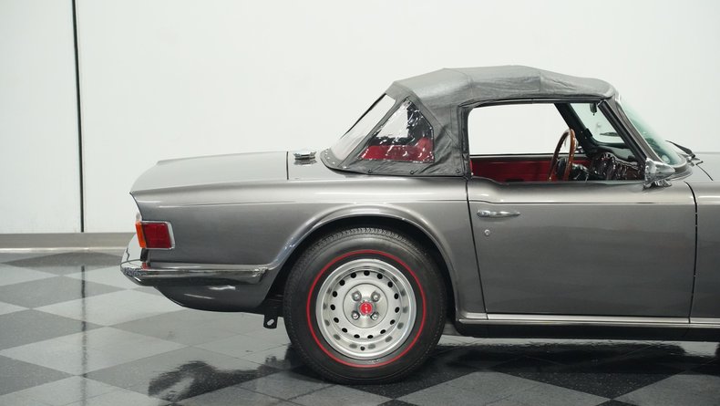 Triumph-Tr6-1976-Medium-Gray-Black-ampamp-Red-36