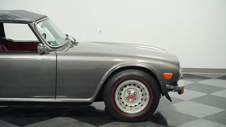 Triumph-Tr6-1976-Medium-Gray-Black-ampamp-Red-37
