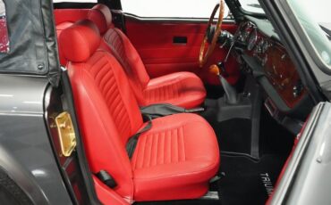 Triumph-Tr6-1976-Medium-Gray-Black-ampamp-Red-4