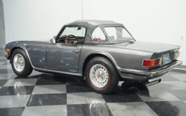 Triumph-Tr6-1976-Medium-Gray-Black-ampamp-Red-45