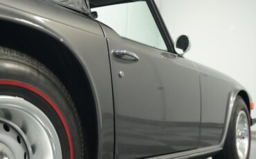 Triumph-Tr6-1976-Medium-Gray-Black-ampamp-Red-47