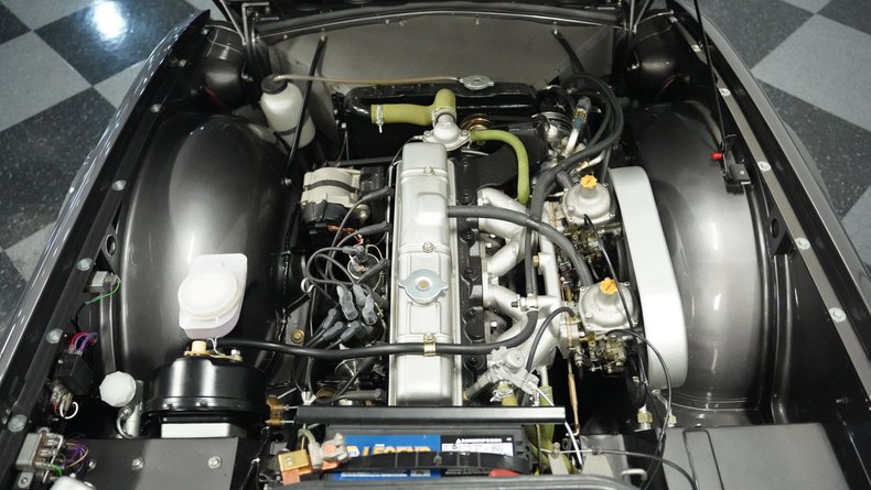Triumph-Tr6-1976-Medium-Gray-Black-ampamp-Red-5