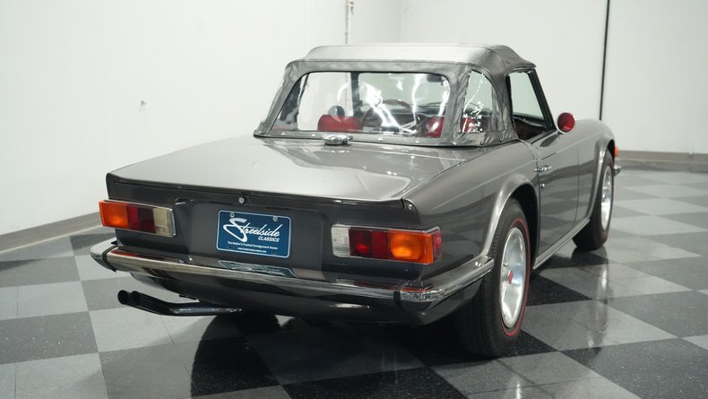 Triumph-Tr6-1976-Medium-Gray-Black-ampamp-Red-8