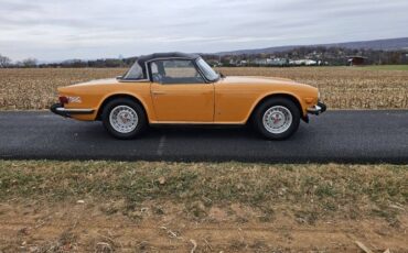 Triumph-Tr6-1976-Orange-Black-14