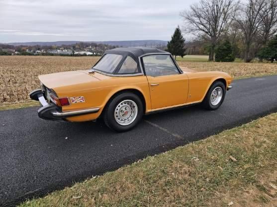 Triumph-Tr6-1976-Orange-Black-16