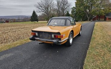 Triumph-Tr6-1976-Orange-Black-17