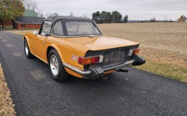 Triumph-Tr6-1976-Orange-Black-19