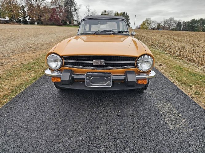 Triumph-Tr6-1976-Orange-Black-20
