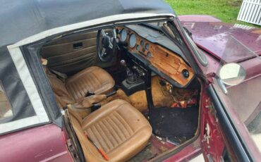 Triumph-Tr6-1976-Red-2