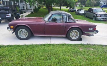 Triumph-Tr6-1976-Red