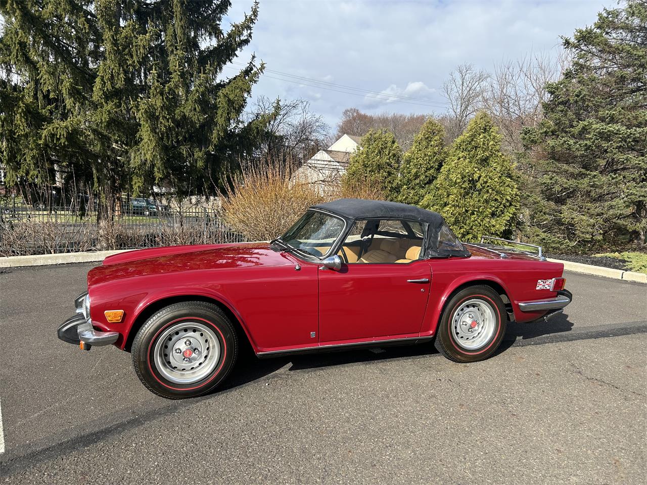 Triumph-Tr6-1976-Red-Beige-12