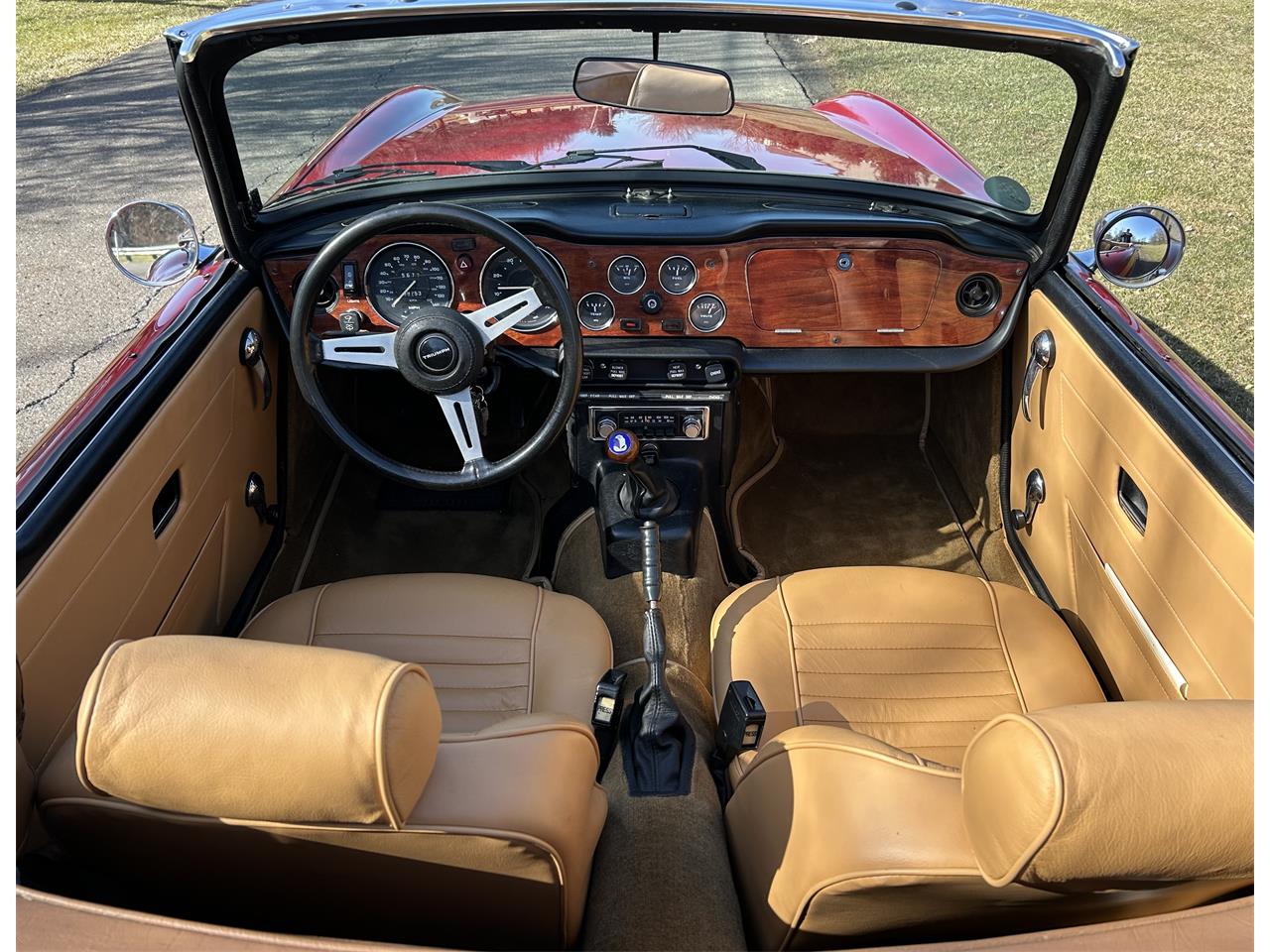 Triumph-Tr6-1976-Red-Beige-16