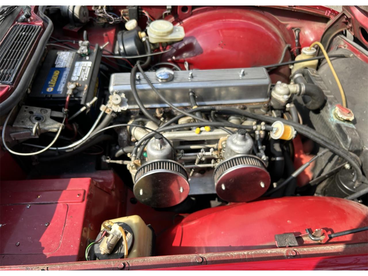 Triumph-Tr6-1976-Red-Beige-20