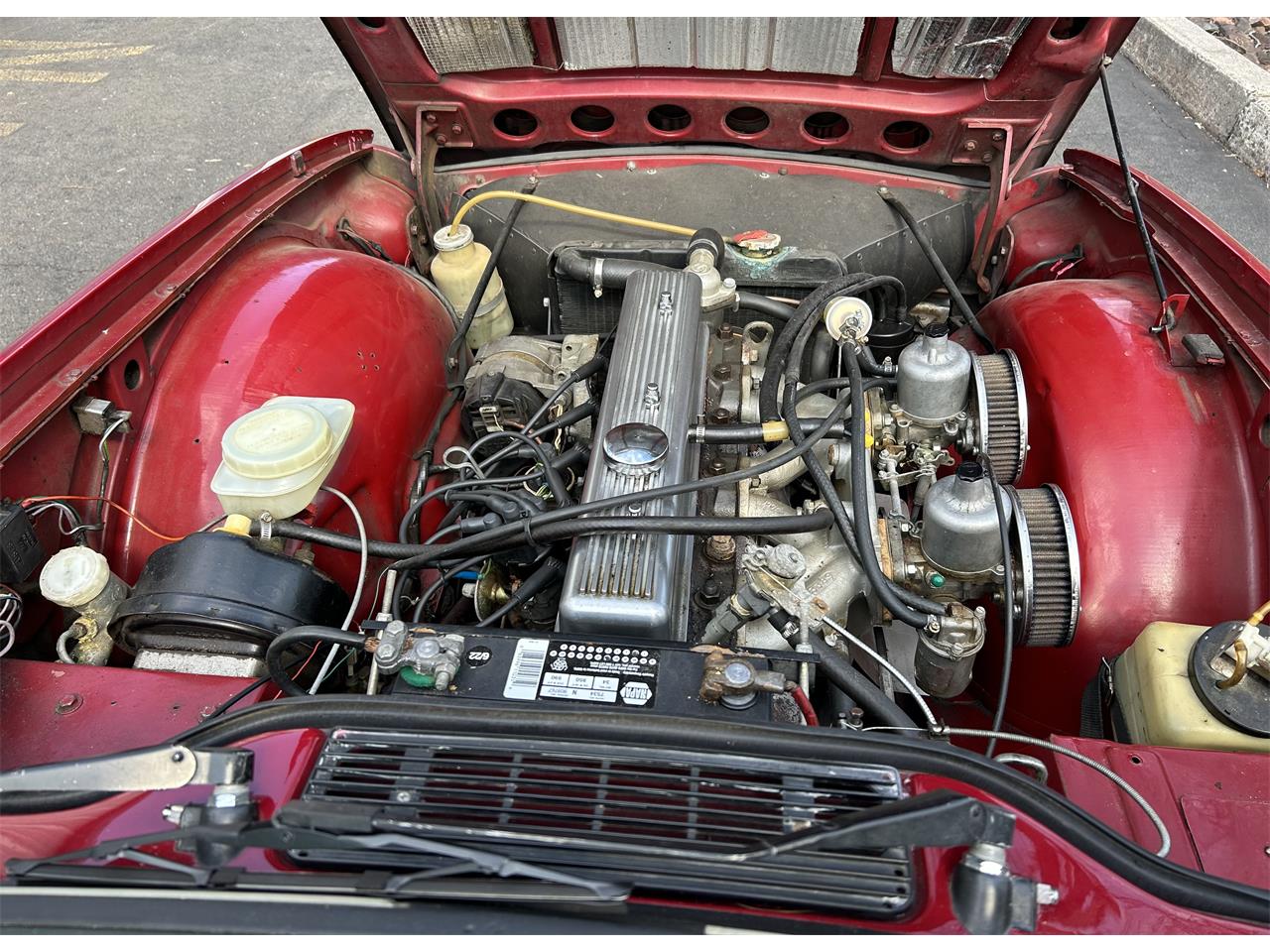 Triumph-Tr6-1976-Red-Beige-23