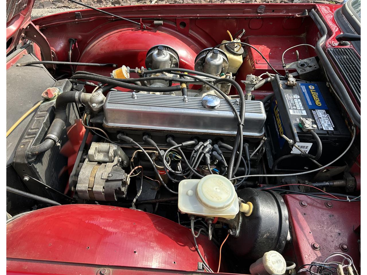 Triumph-Tr6-1976-Red-Beige-24