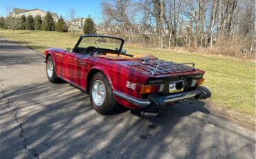 Triumph-Tr6-1976-Red-Beige-4