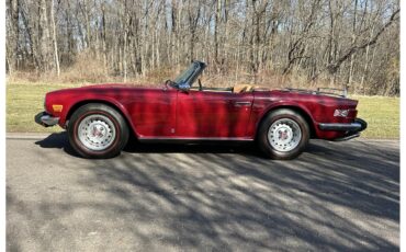 Triumph-Tr6-1976-Red-Beige-5