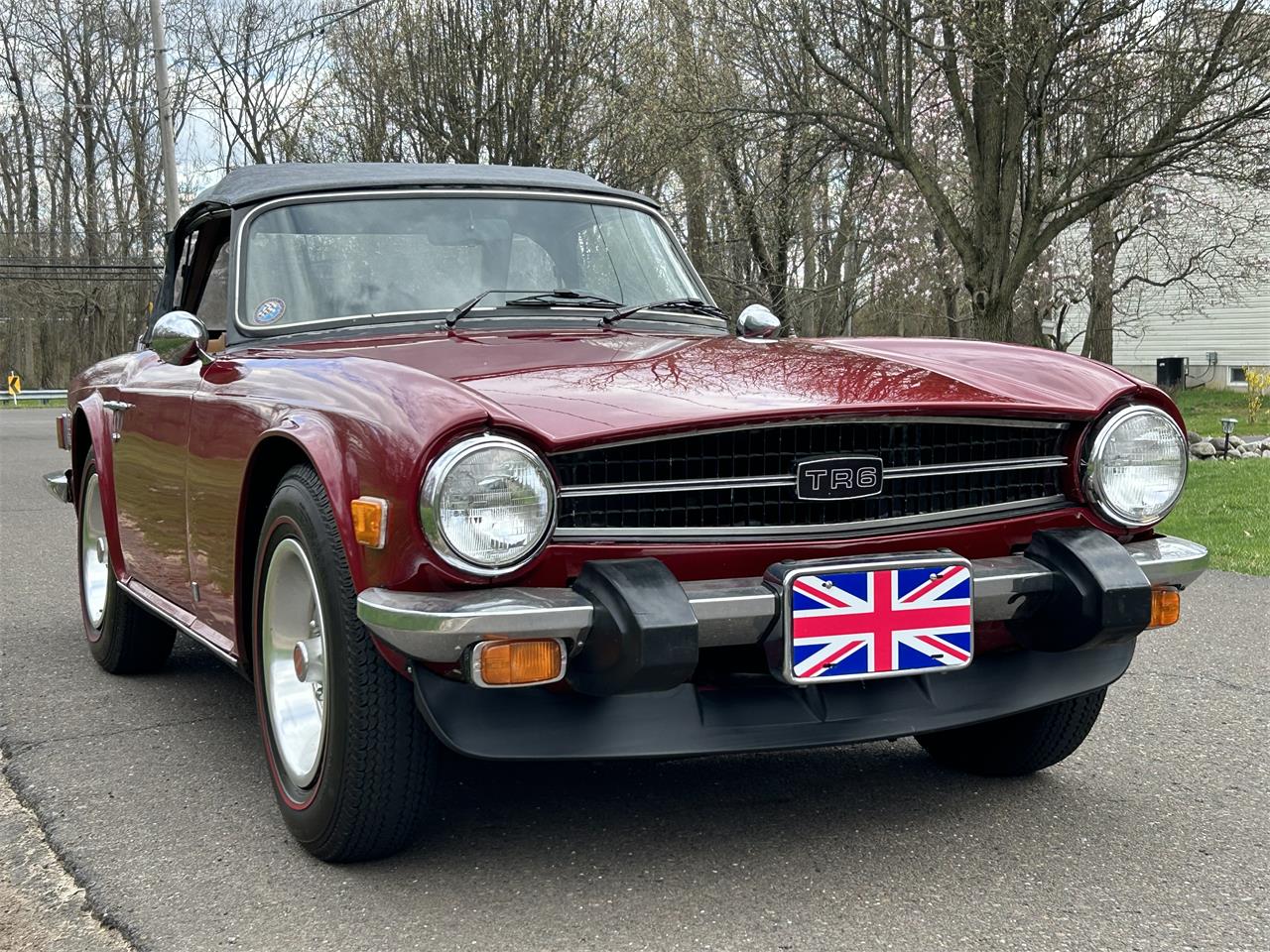 Triumph-Tr6-1976-Red-Beige-9