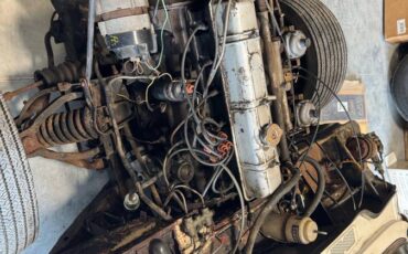 Triumph-gt6-1972-white-15