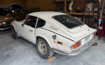 Triumph-gt6-1972-white-2