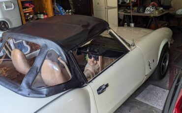 Triumph-spitfire-1500-1971-white-1