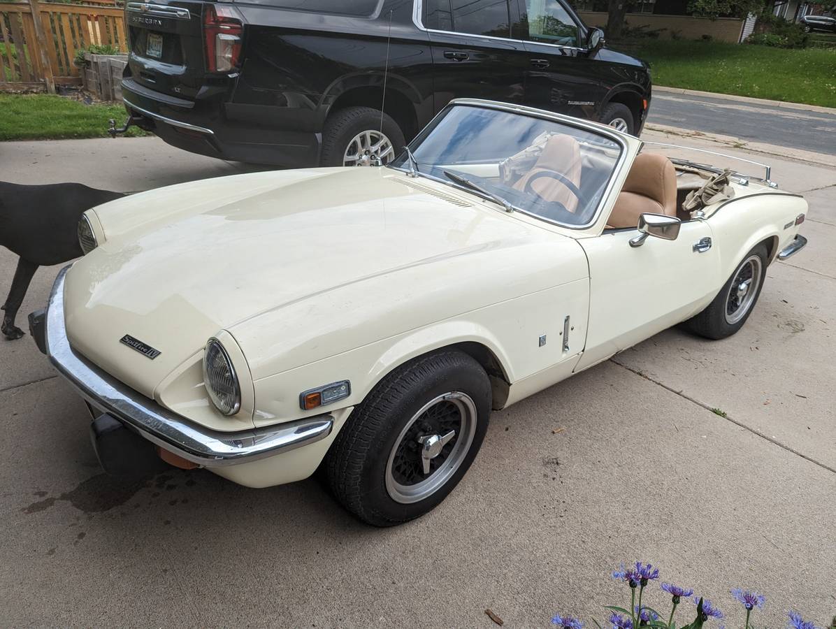 Triumph-spitfire-1500-1971-white-3