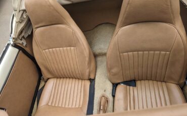 Triumph-spitfire-1500-1971-white-4