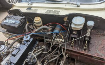 Triumph-spitfire-1500-1971-white-7