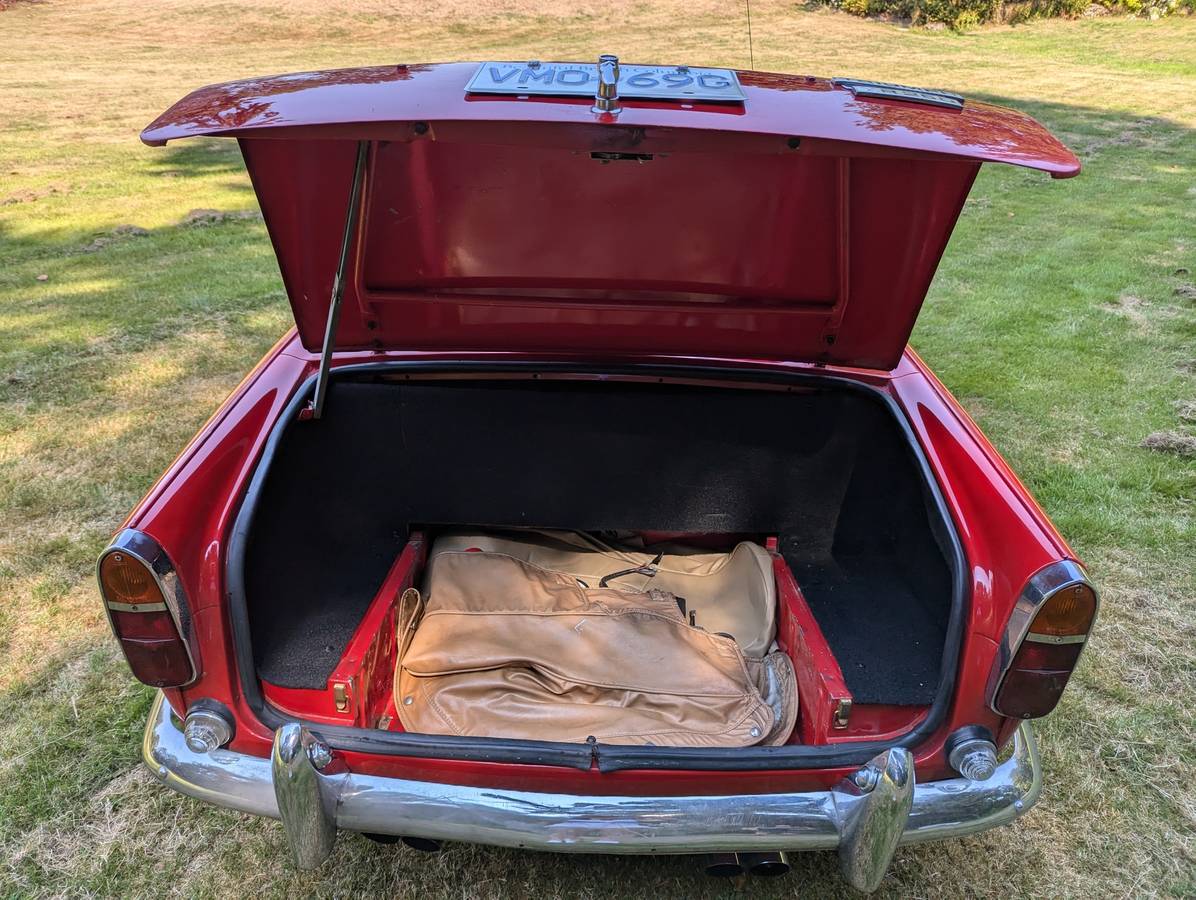 Triumph-tr250-1968-red-10