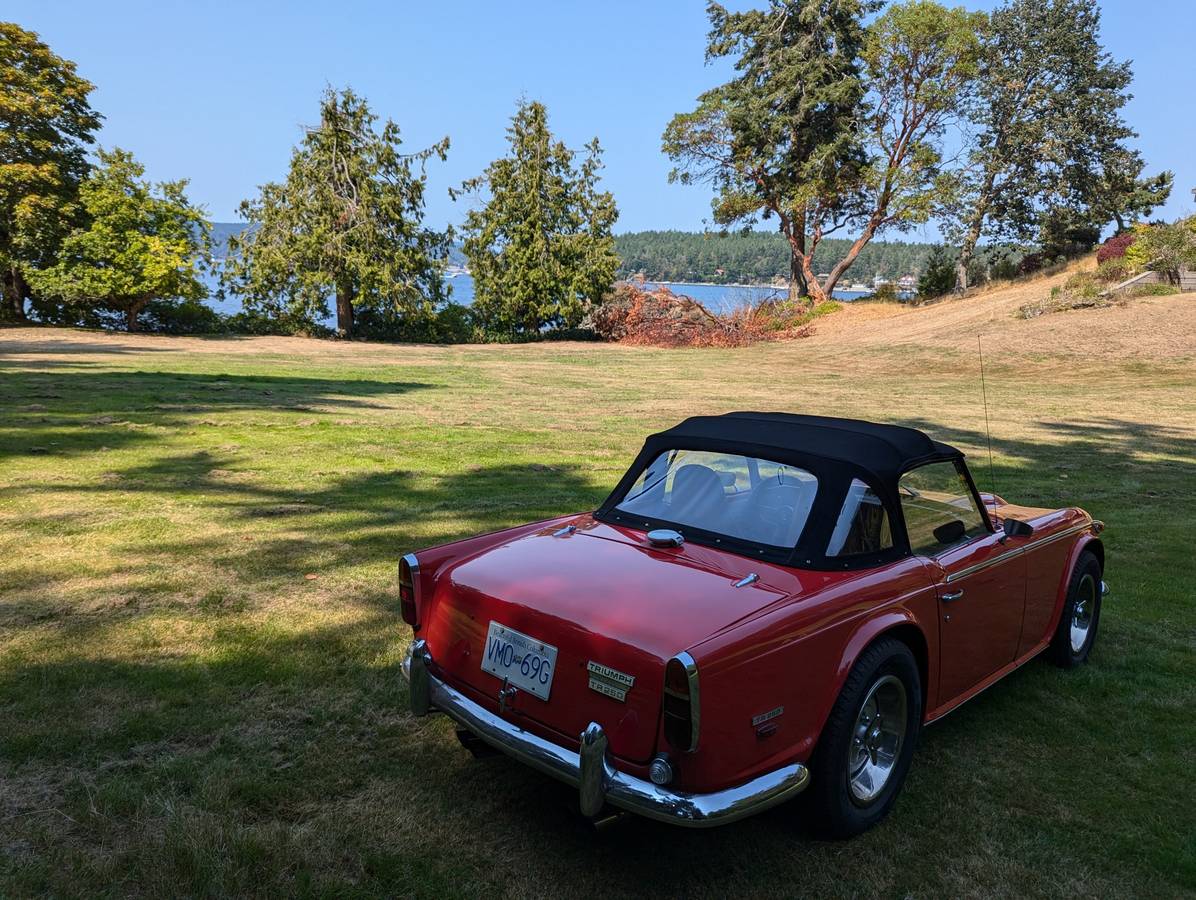 Triumph-tr250-1968-red-18