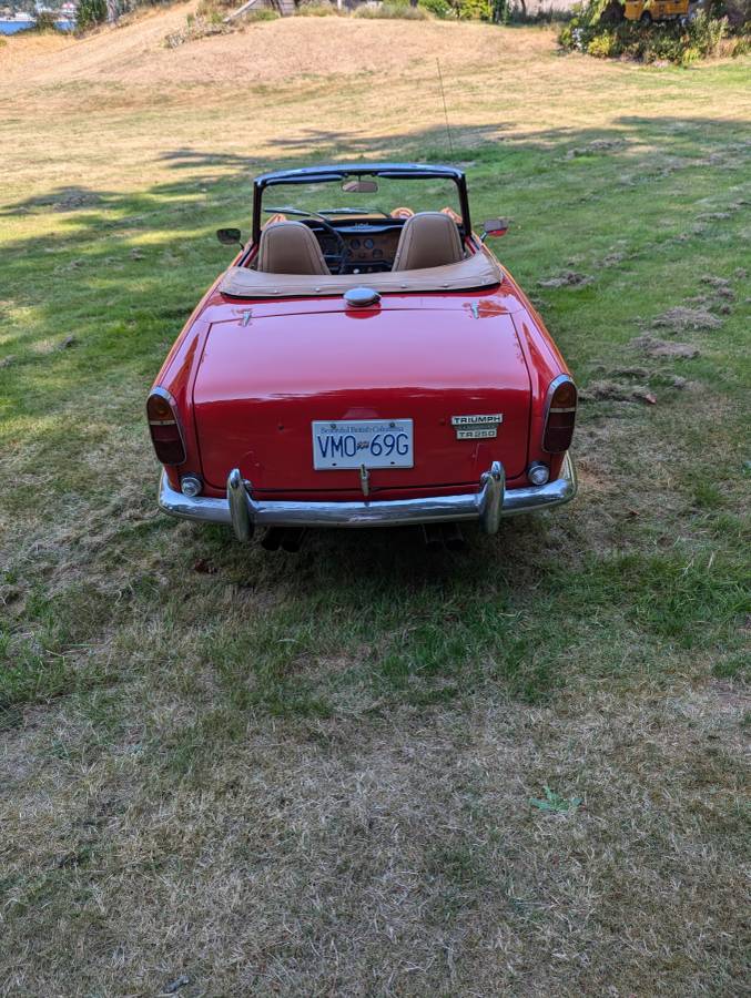 Triumph-tr250-1968-red-3