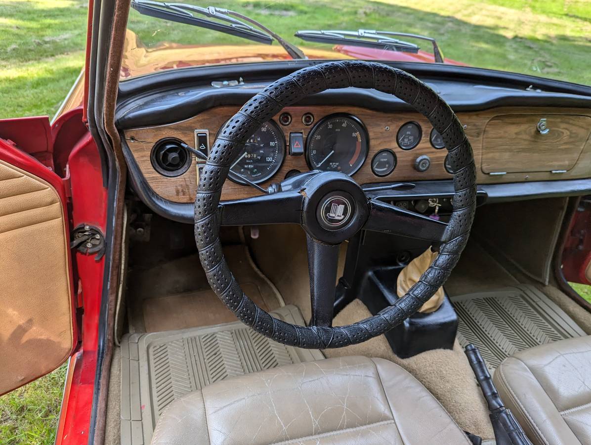 Triumph-tr250-1968-red-7