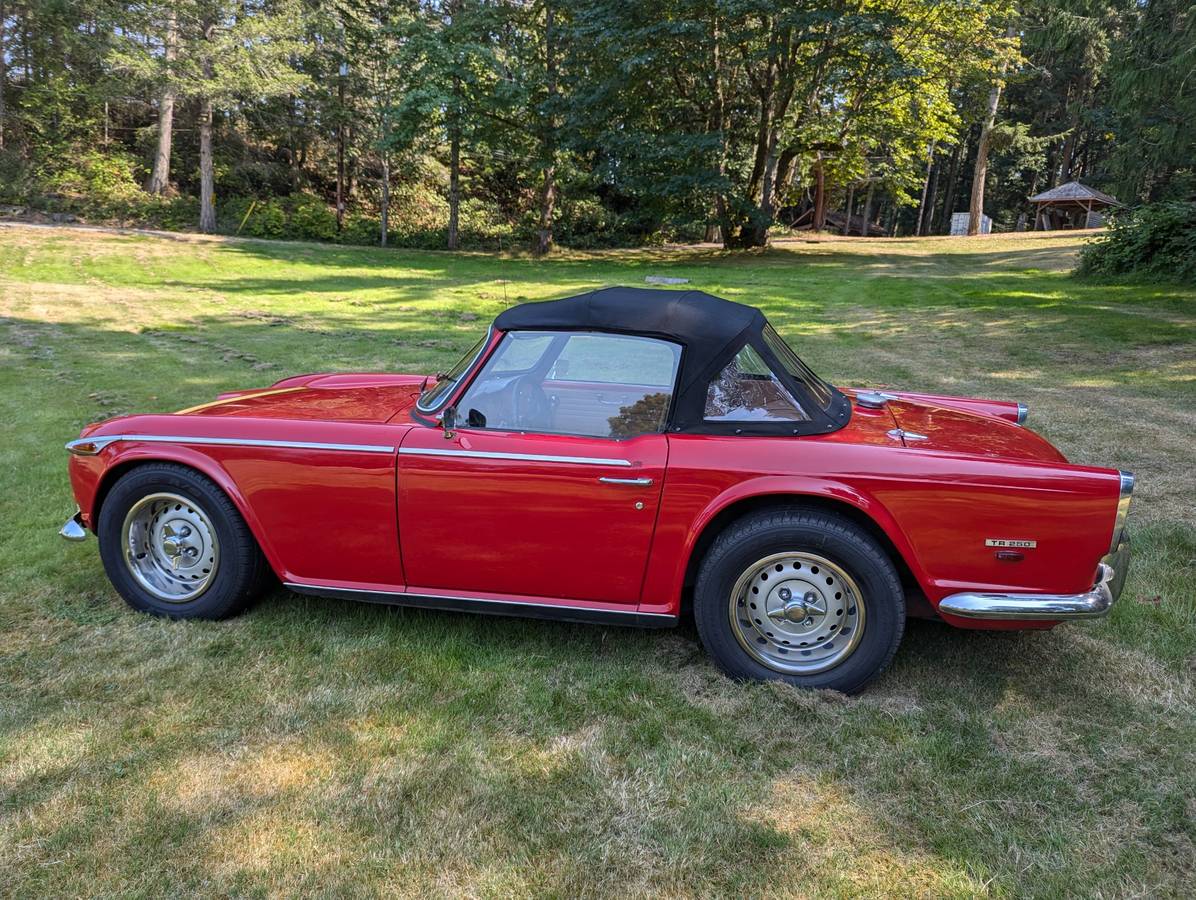 Triumph-tr250-1968-red