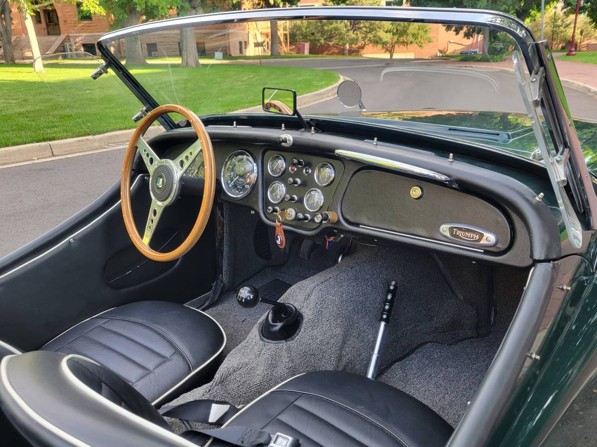 Triumph-tr3b-1962-green-16