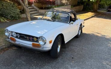 Triumph-tr6-1972-white