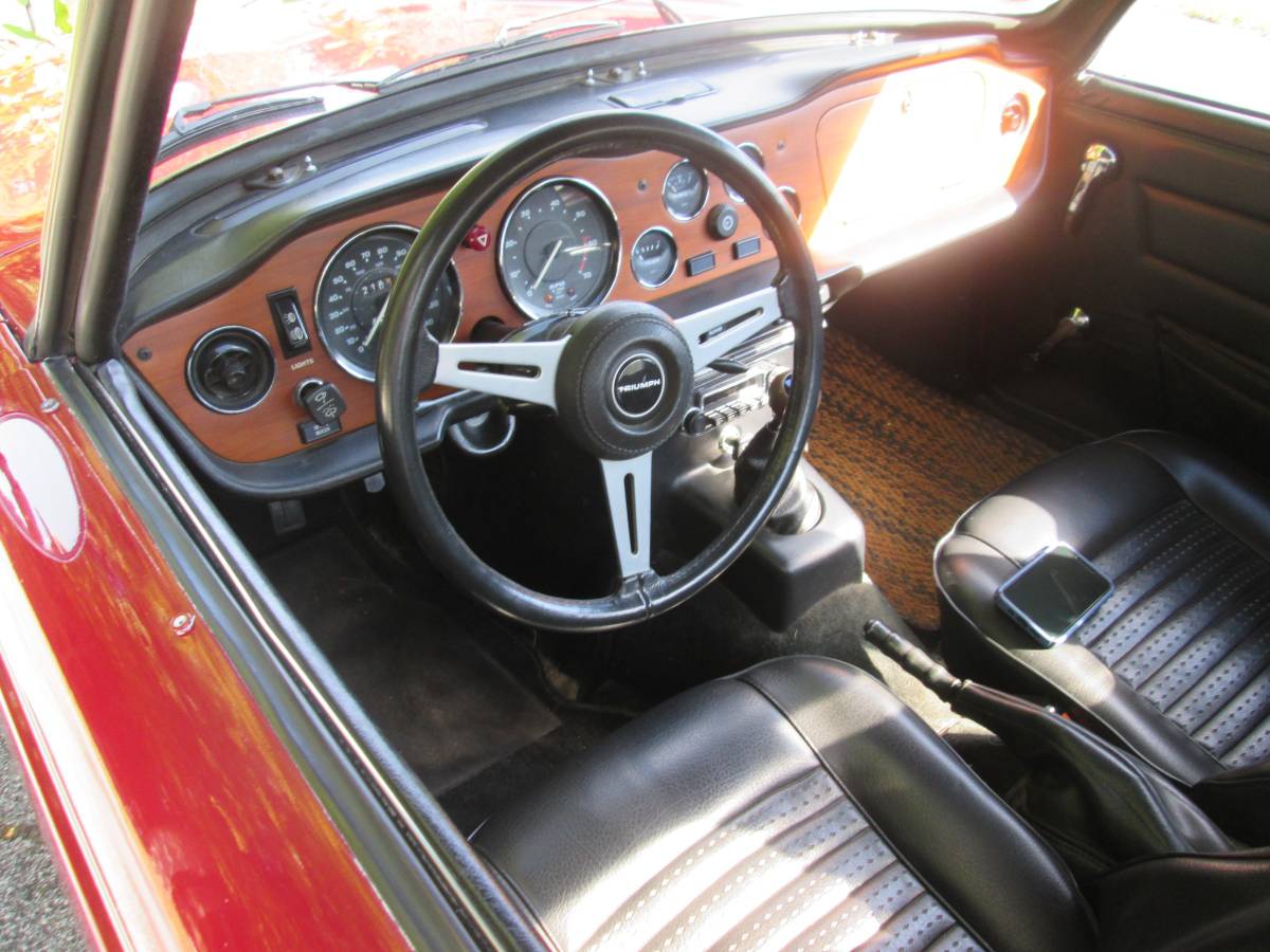 Triumph-tr6-1974-custom-1