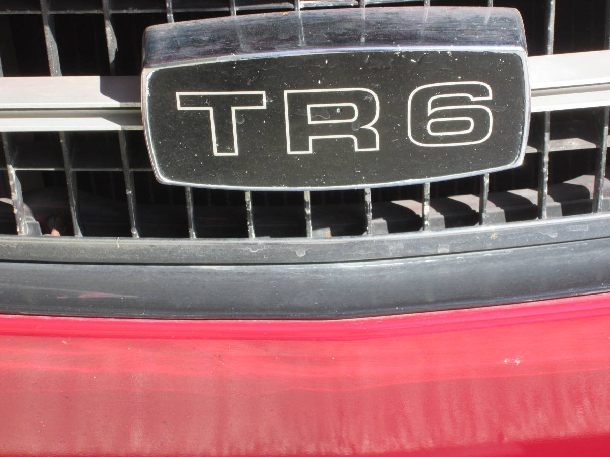 Triumph-tr6-1974-custom-11