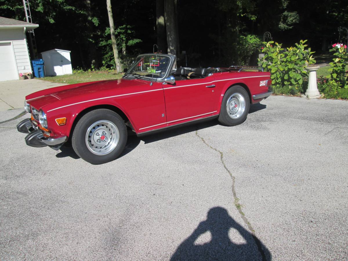 Triumph-tr6-1974-custom-16