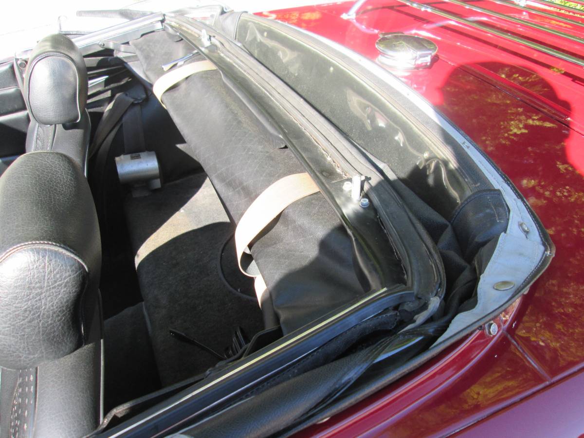 Triumph-tr6-1974-custom-17