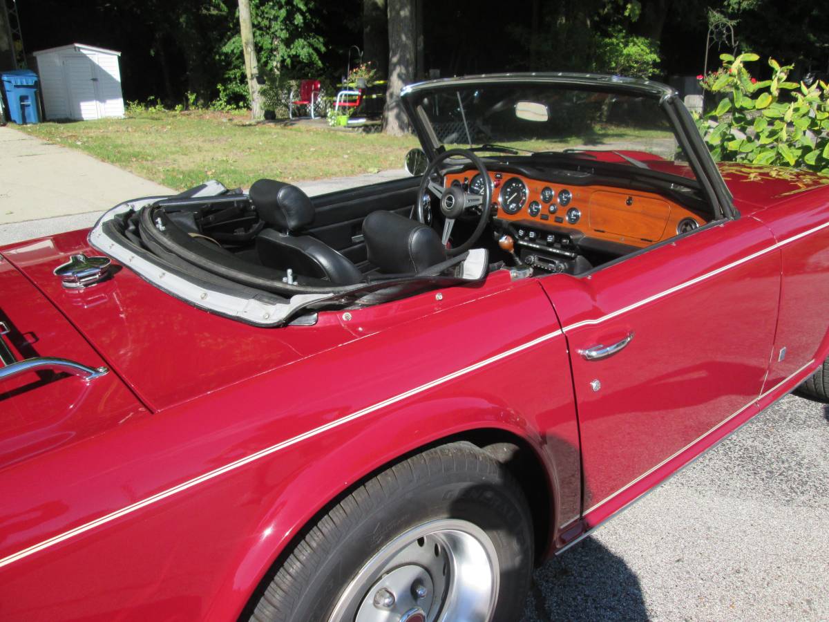 Triumph-tr6-1974-custom-20