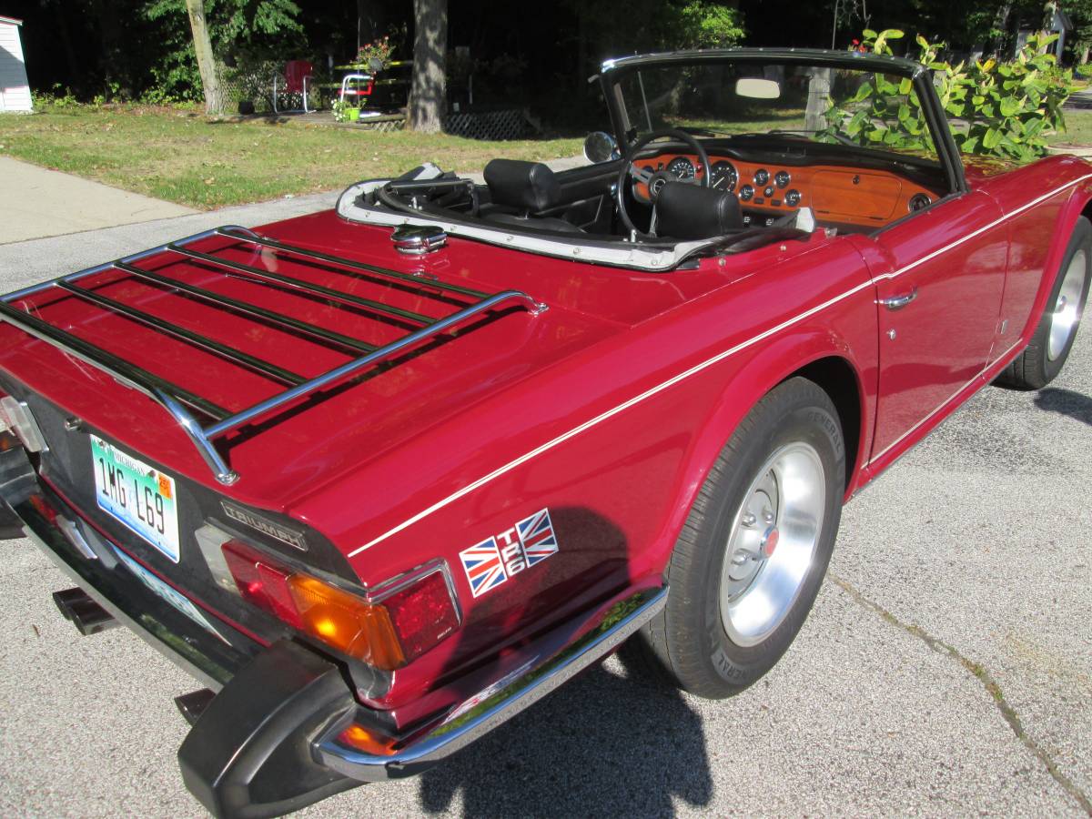 Triumph-tr6-1974-custom-21