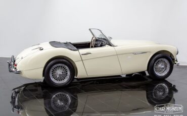 Unknown-100-6-1959-Ivory-White-Black-Leather-18