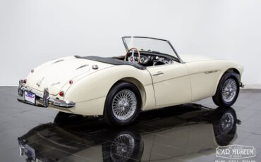 Unknown-100-6-1959-Ivory-White-Black-Leather-43