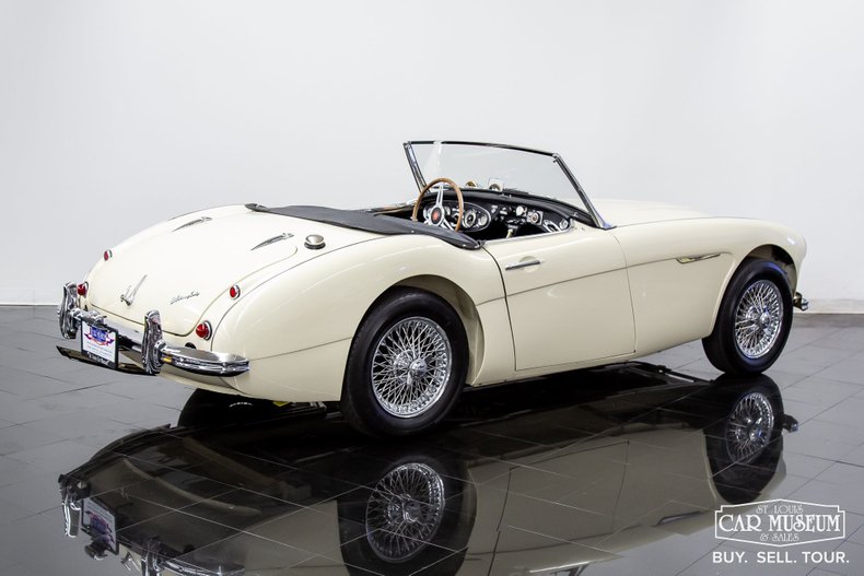 Unknown-100-6-1959-Ivory-White-Black-Leather-43