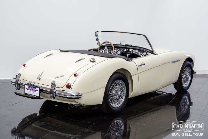 Unknown-100-6-1959-Ivory-White-Black-Leather-44